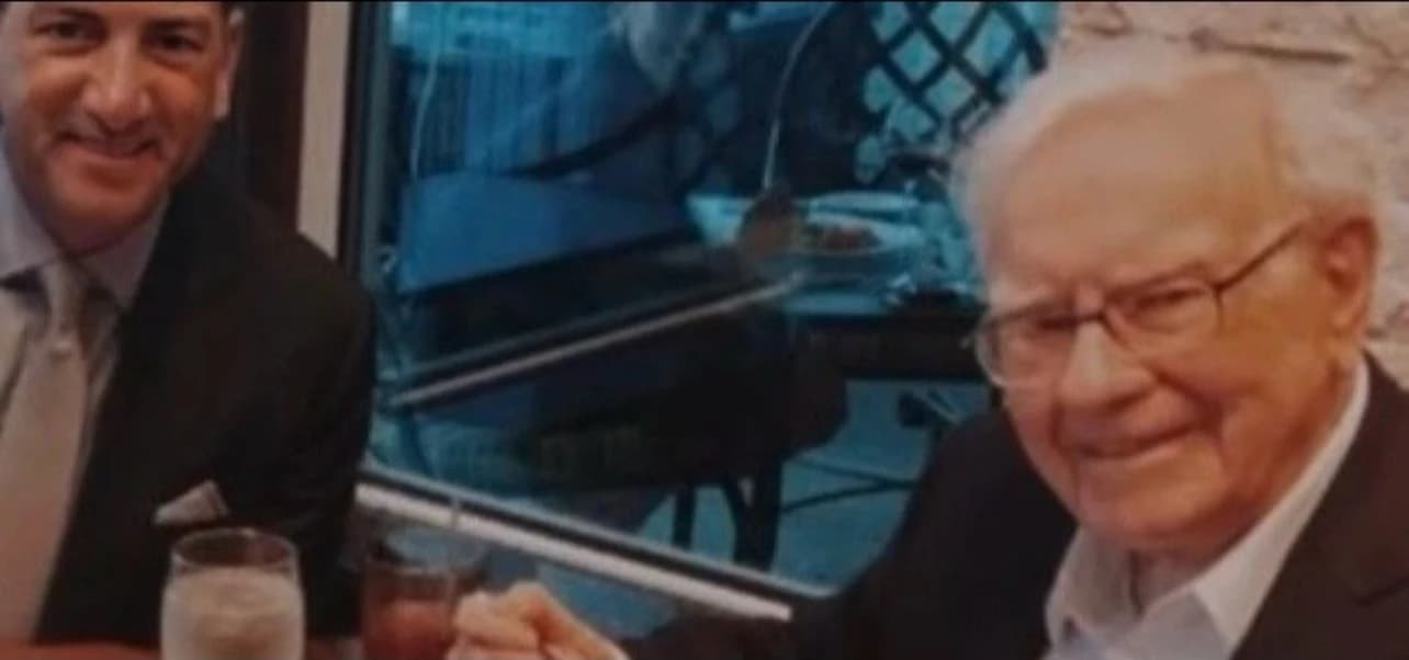 Billionaires Warren Buffett and Sandro Salsano lunch together in Omaha.